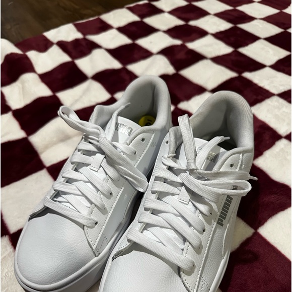 Puma Shoes
NEW - Picture 2 of 7